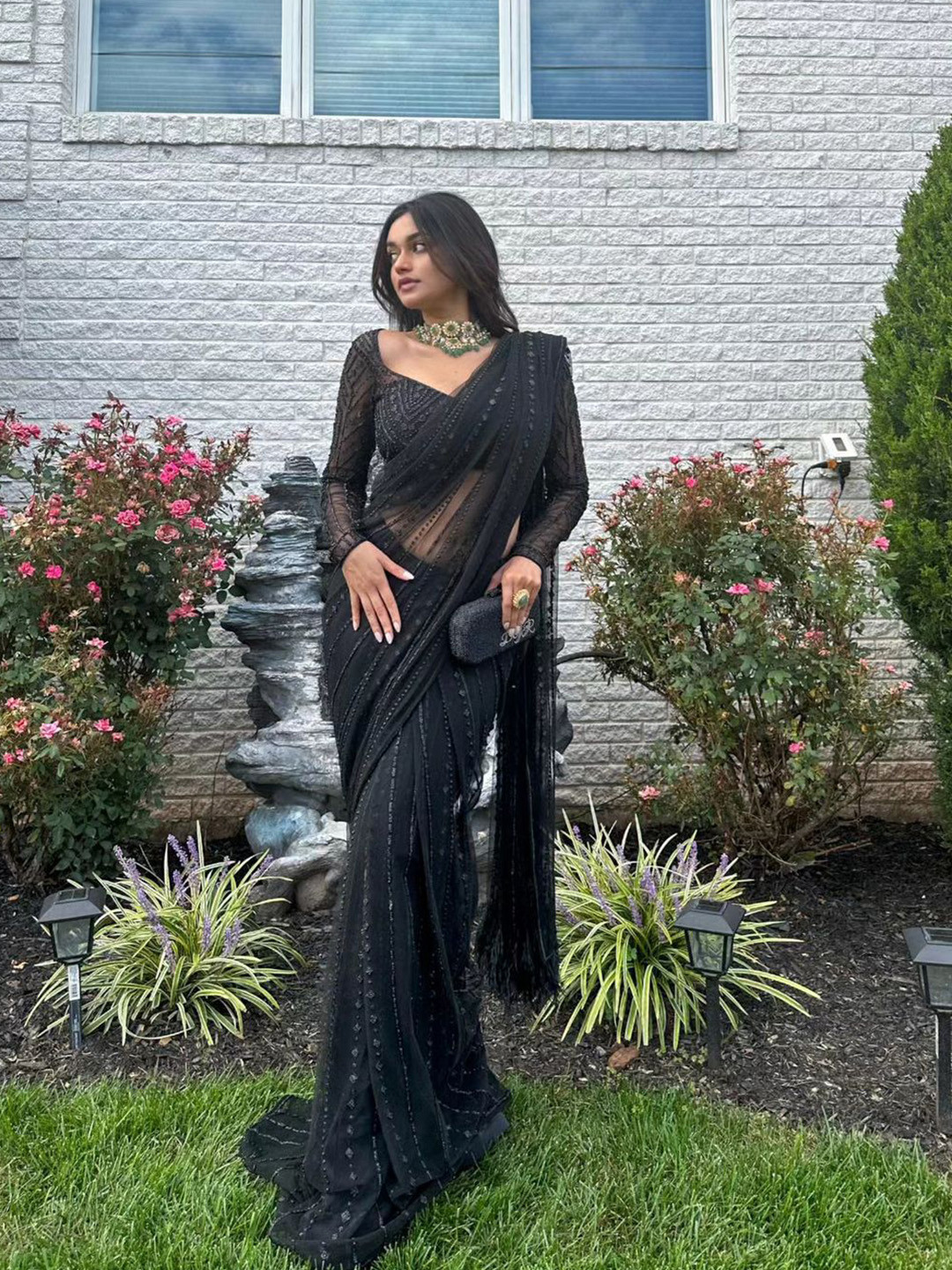 

Inithi Sequinned Pure Georgette Saree, Black