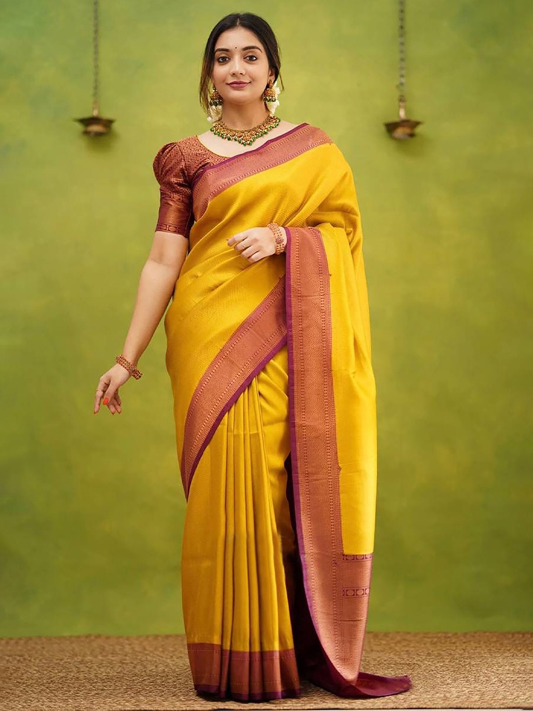 

BerMondsey Ethnic Motifs Woven Design Zari Banarasi Saree, Yellow