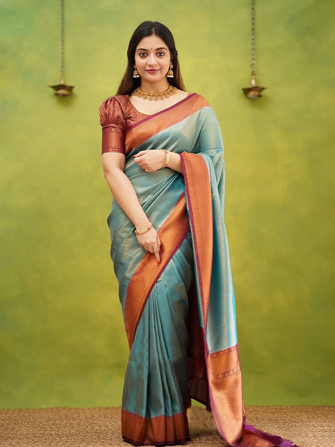 

BerMondsey Ethnic Motifs Woven Design Zari Banarasi Saree, Blue