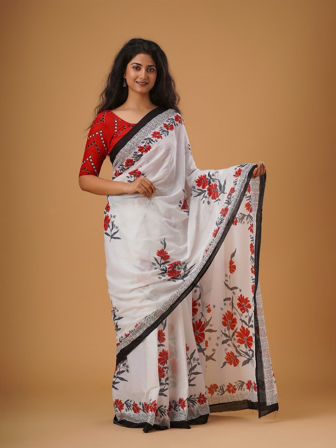 

clothonus Floral Pure Cotton Block Print Saree, White