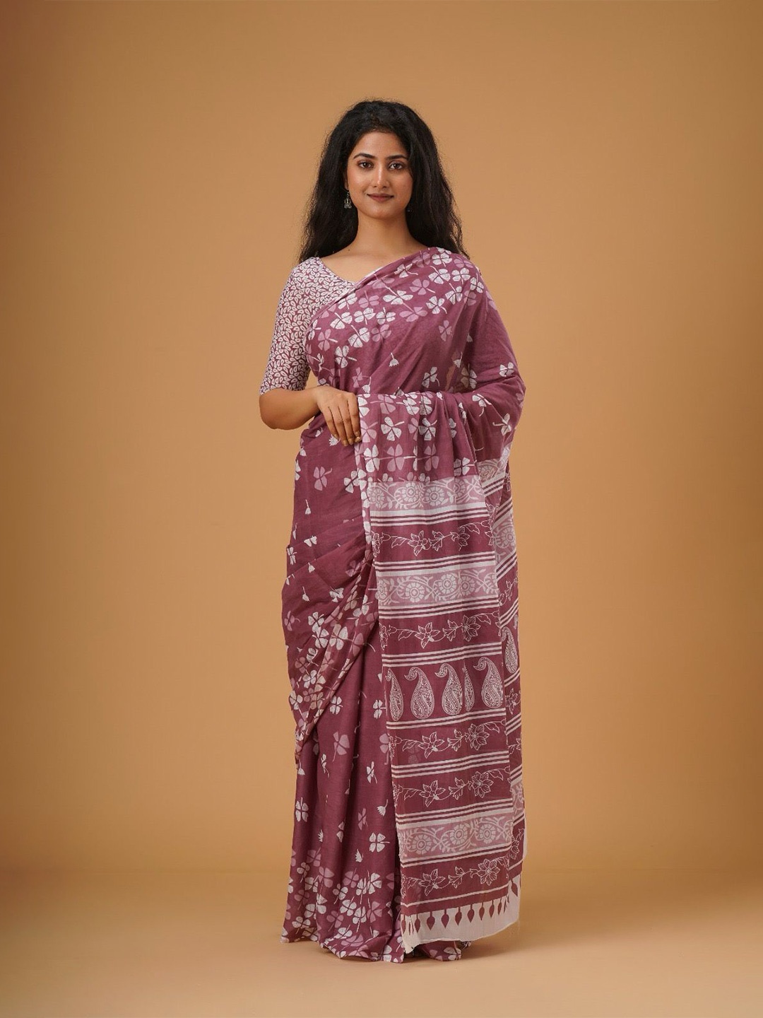 

clothonus Floral Pure Cotton Block Print Saree, Purple