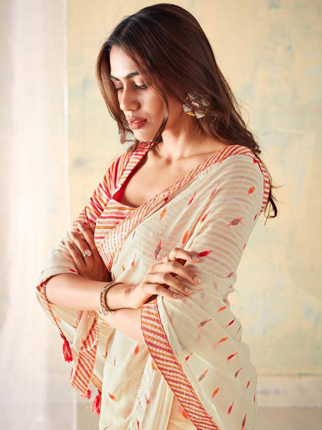 

Mitera Cream Floral Printed Pure Georgette Saree