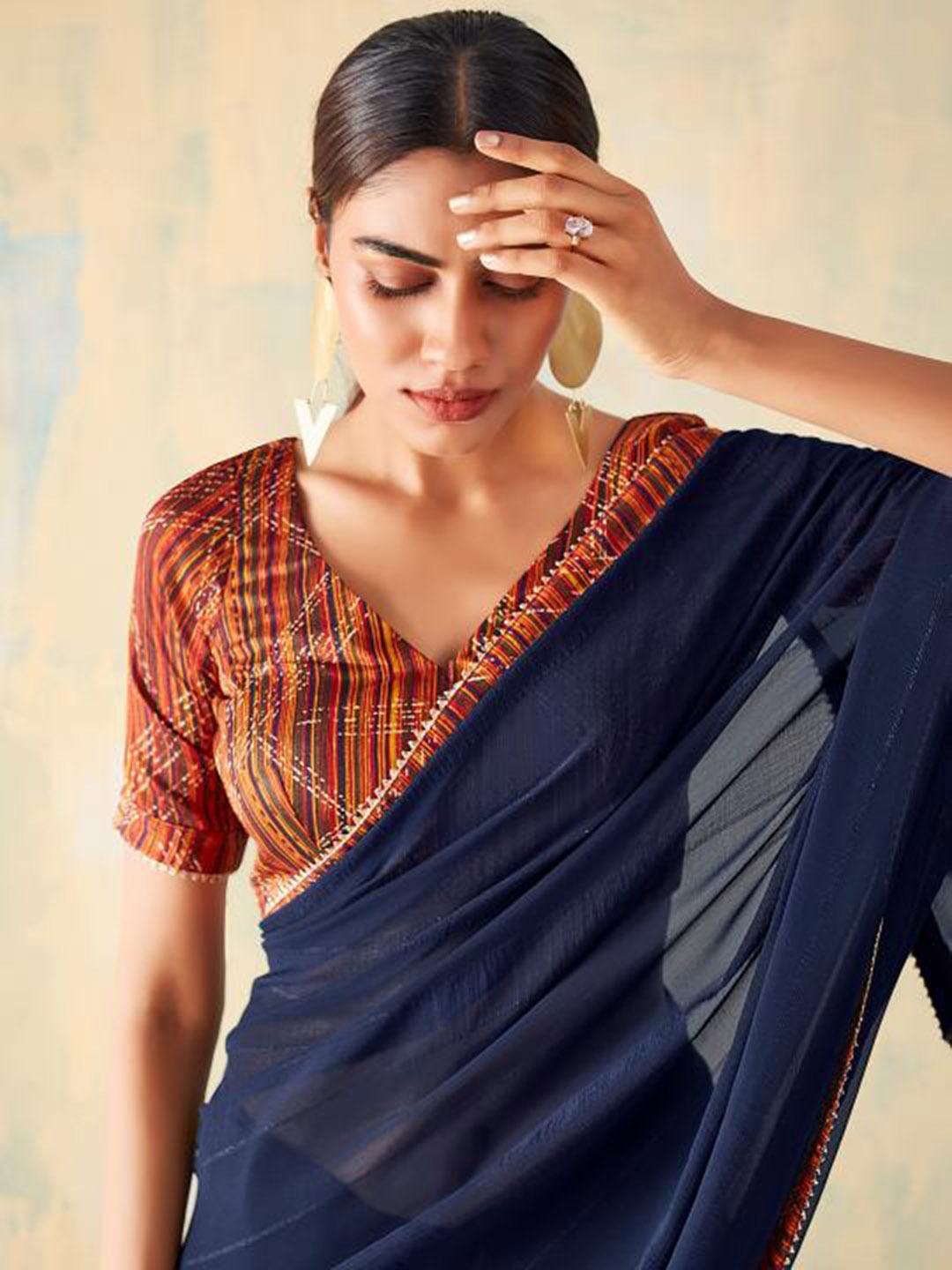 

Mitera Pure Georgette Saree, Navy blue