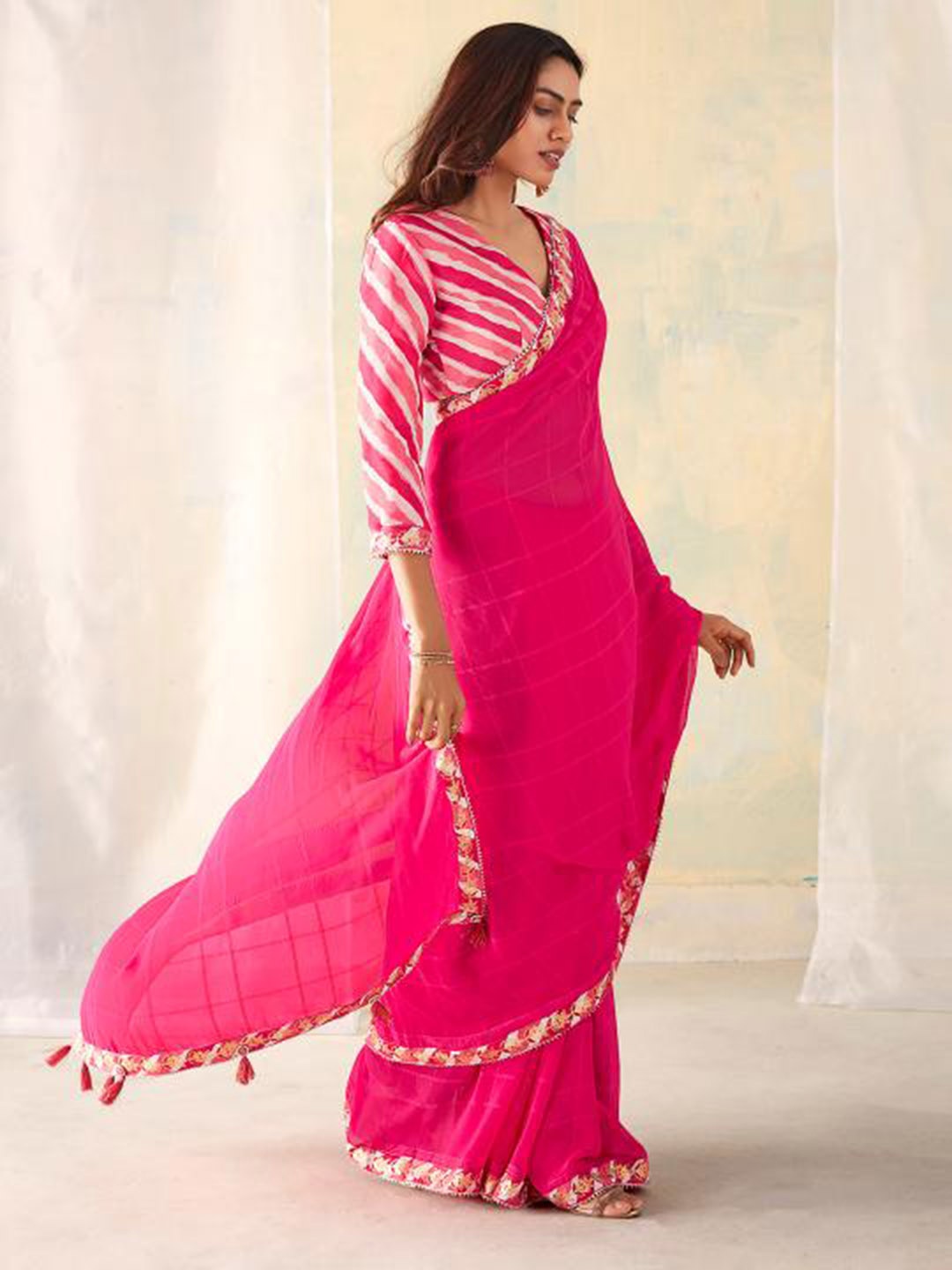 

Mitera Pure Georgette Saree, Pink