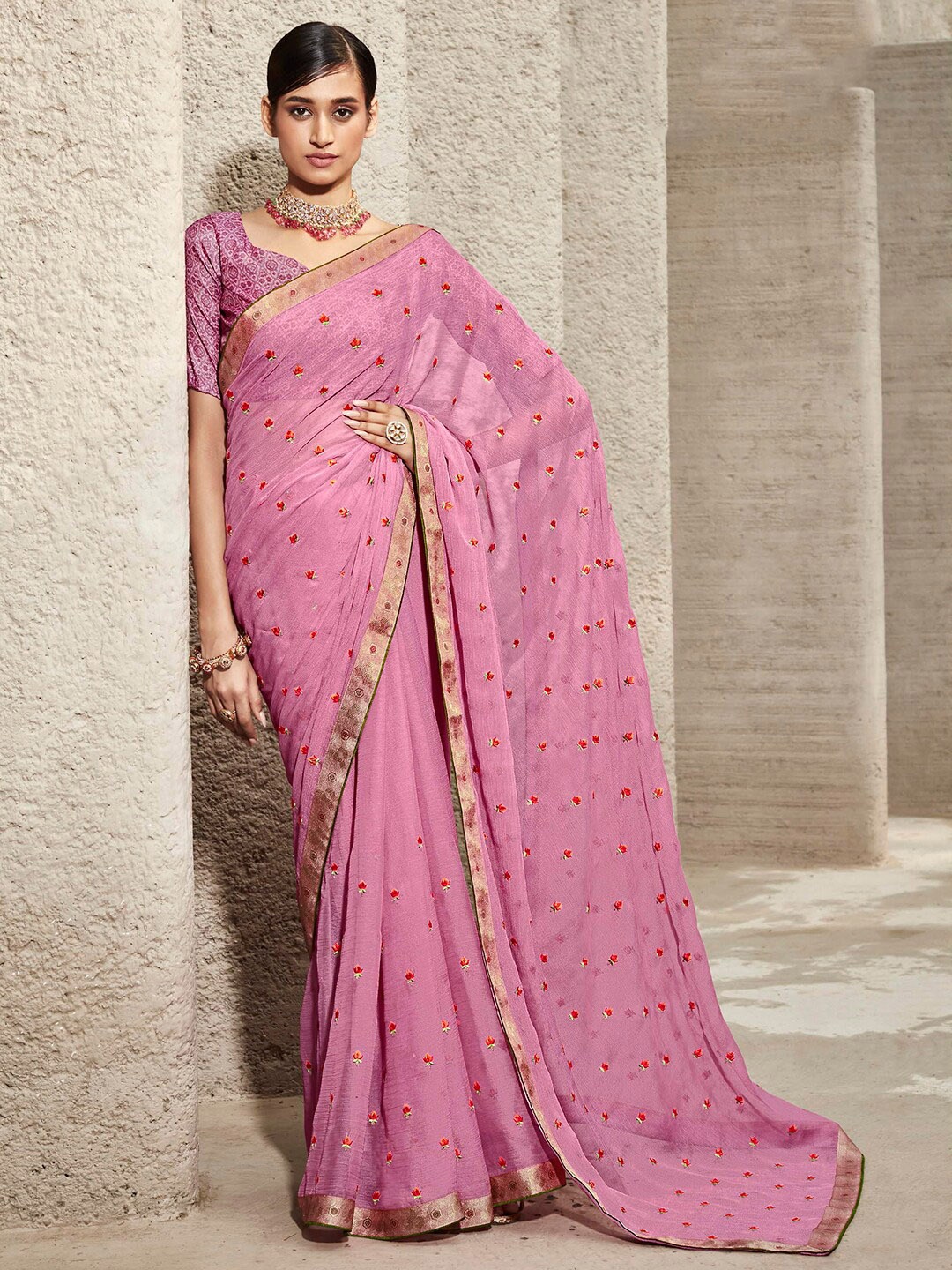 

Mitera Floral Zari Pure Chiffon Saree, Pink