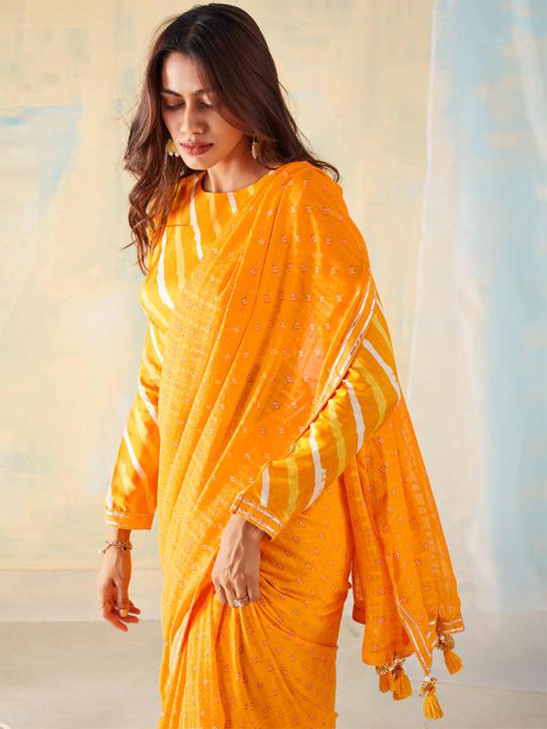 

Mitera Gotta Patti Pure Georgette Saree, Yellow