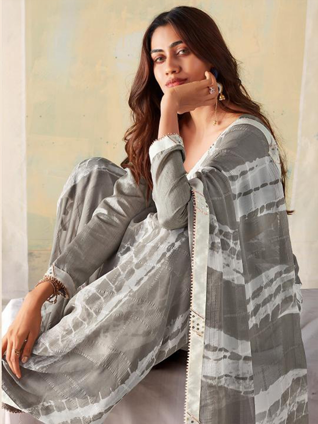 

Mitera Tie and Dye Printed Pure Georgette Saree, Grey