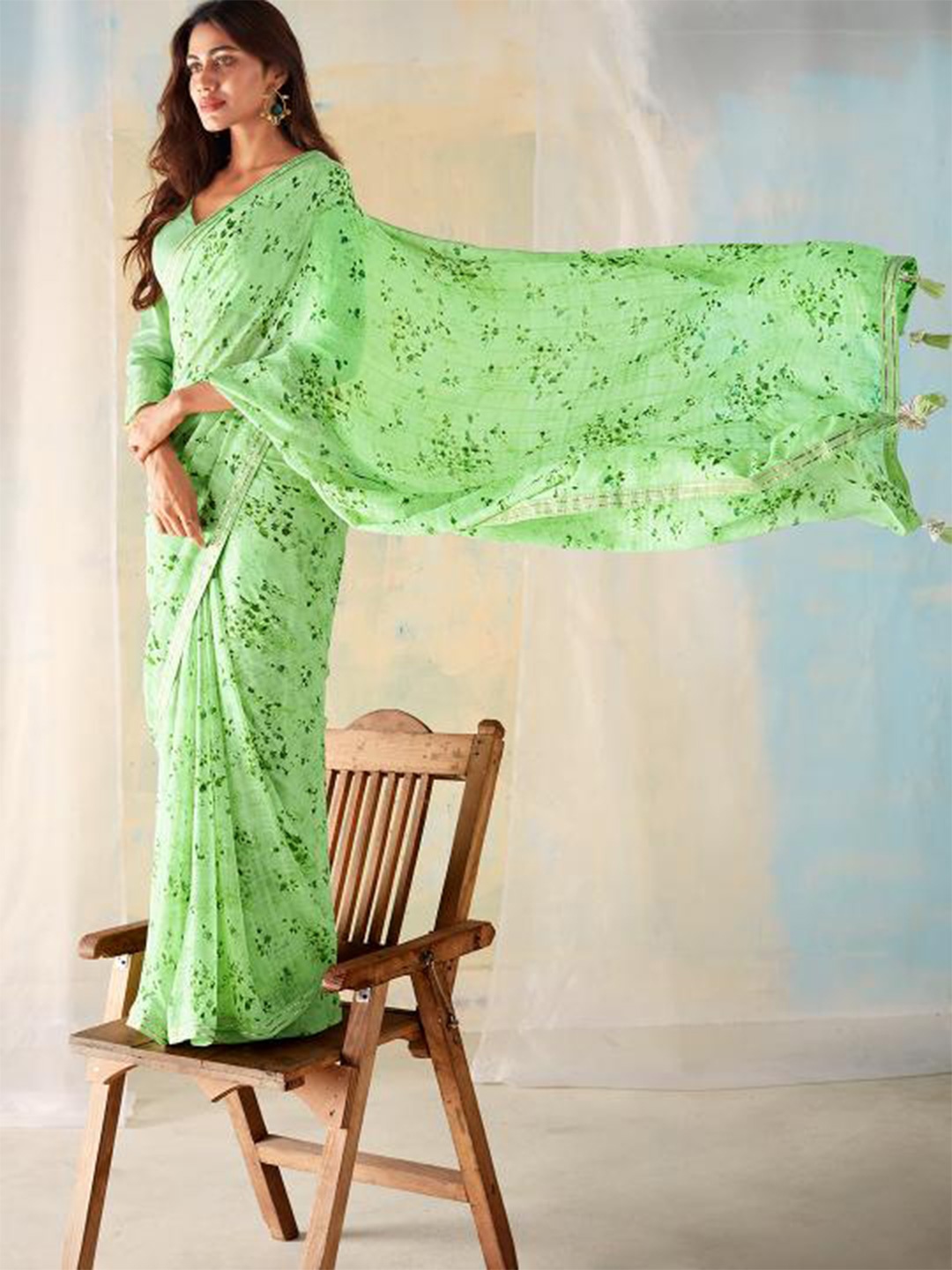 

Mitera Floral Printed Pure Georgette Saree, Green