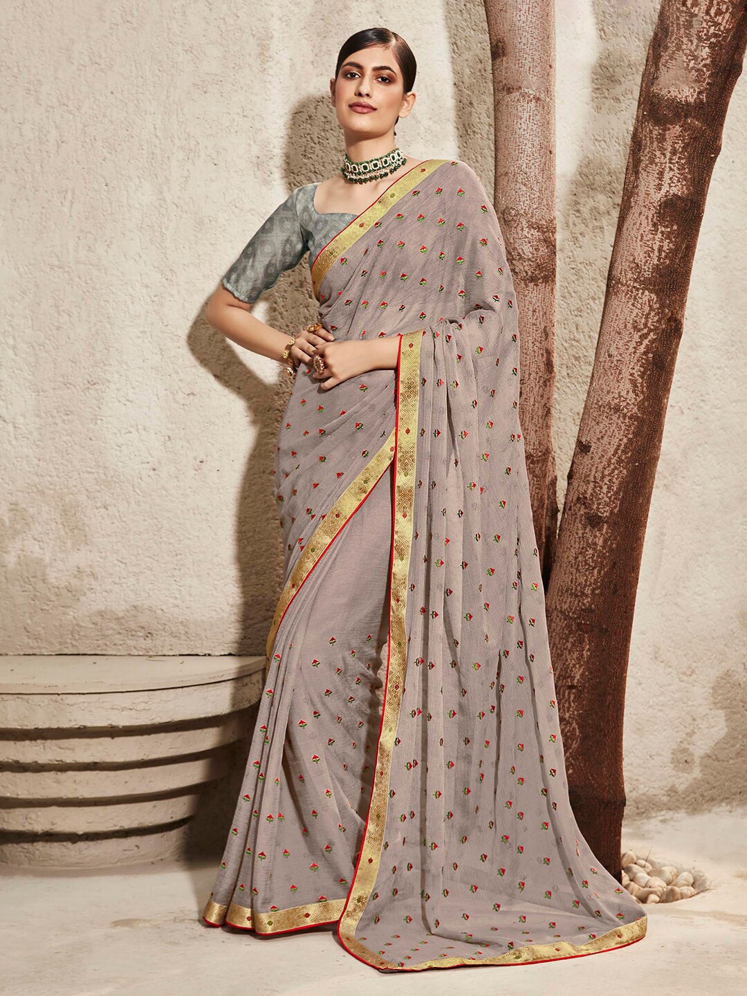 

Mitera Grey Floral Embroidered Zari Pure Chiffon Saree