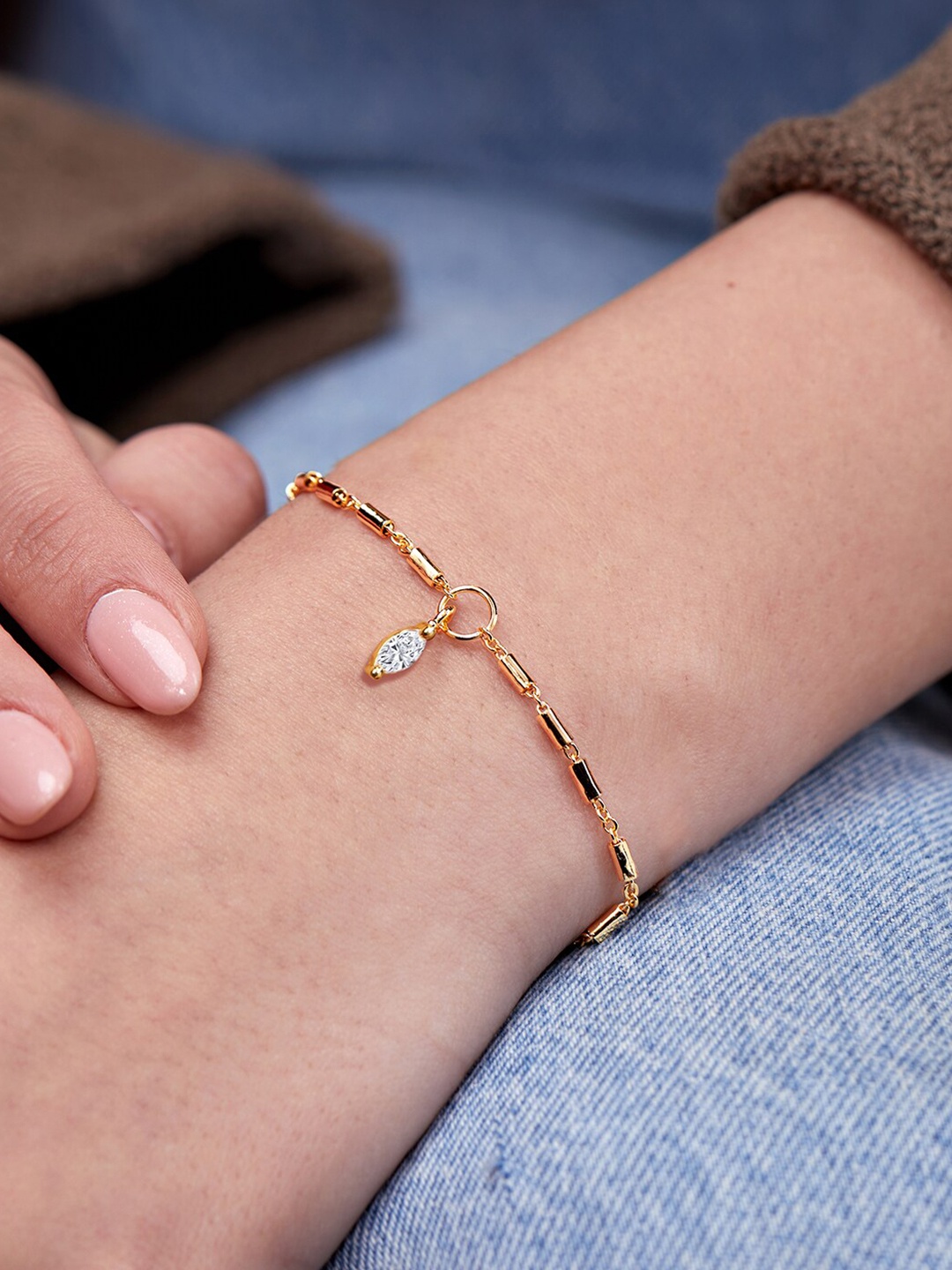 

MINUTIAE Brass Crystals Handcrafted Gold-Plated Link Bracelet