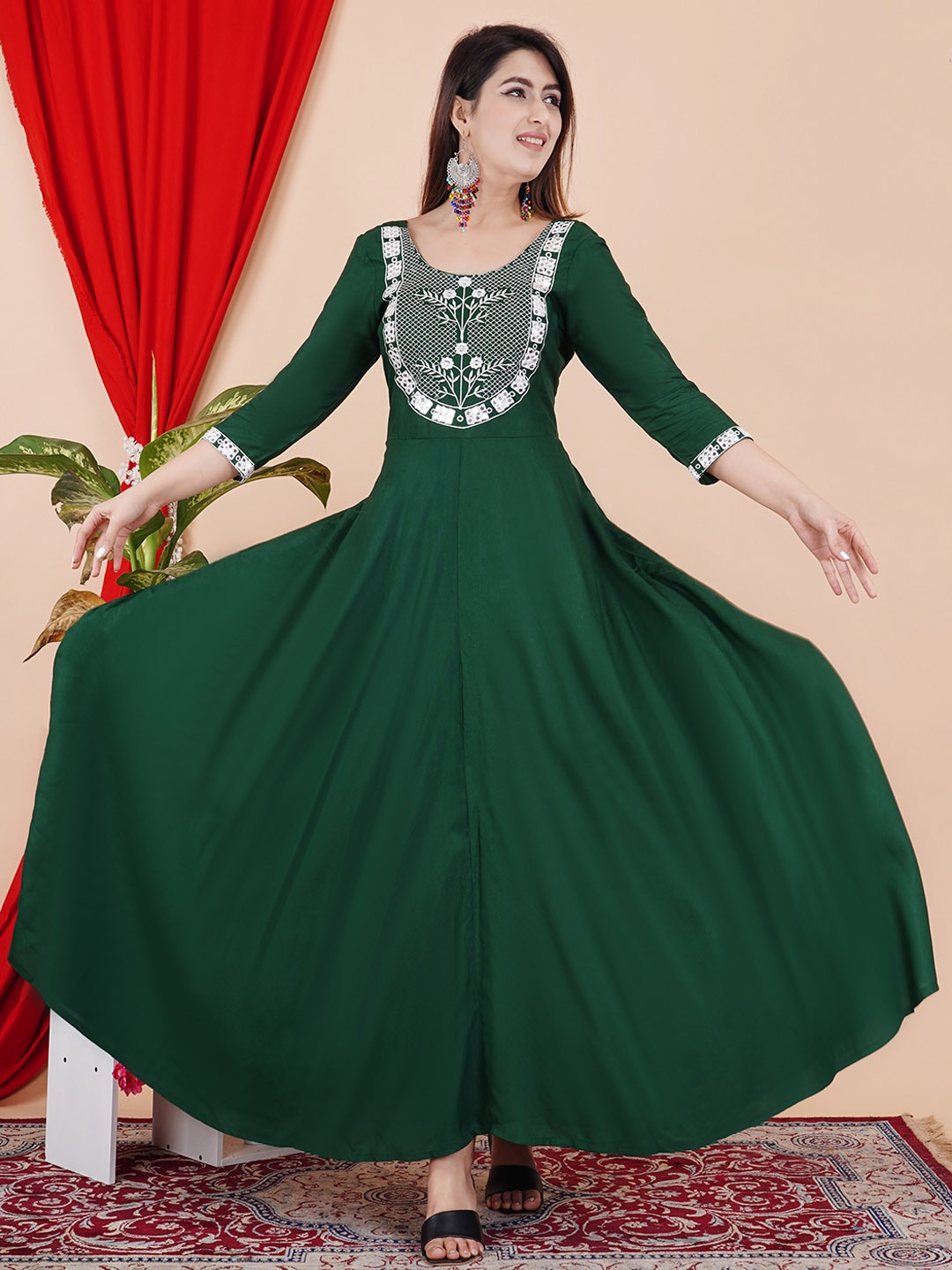 

DSS FASHION Floral Yoke Design Thread Work Anarkali Kurta, Green