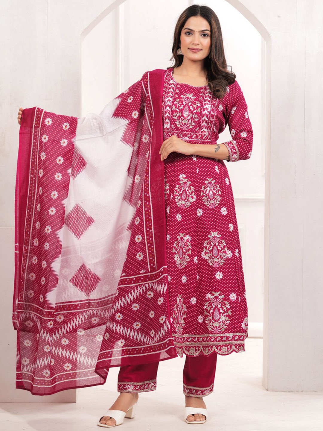 

TOULIN Ethnic Motifs Printed Pure Cotton Sequined Anarkali Kurta & Palazzos With Dupatta, Red