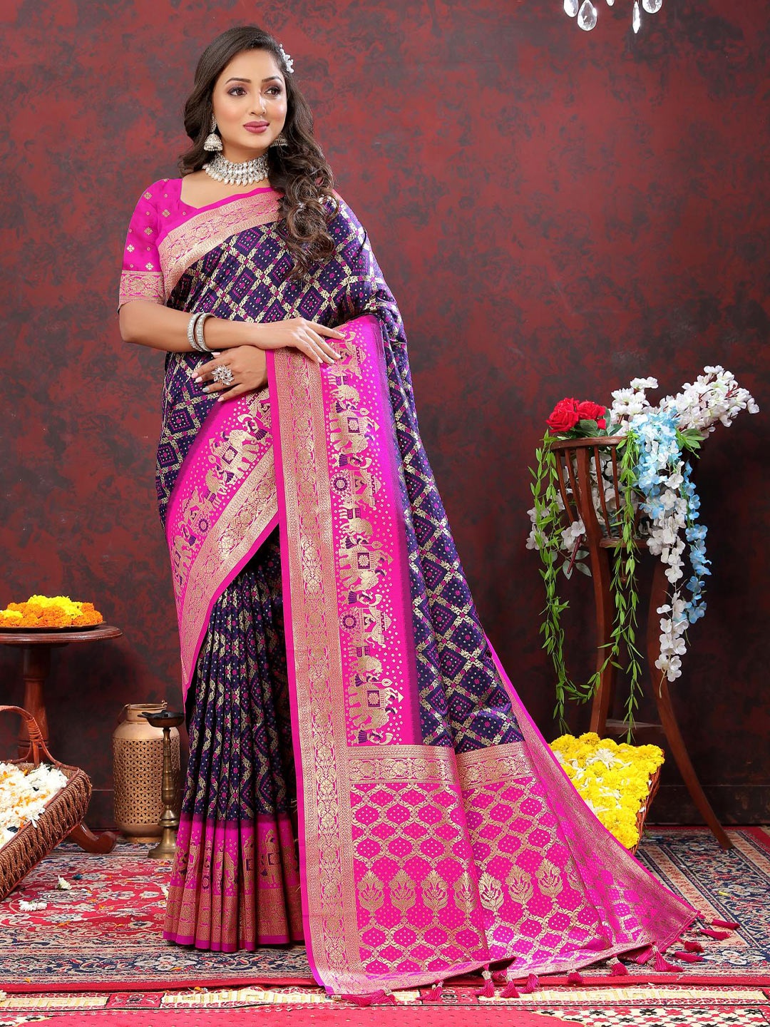 

PATIALAPICKS Woven Design Zari Pure Silk Patola Saree, Purple