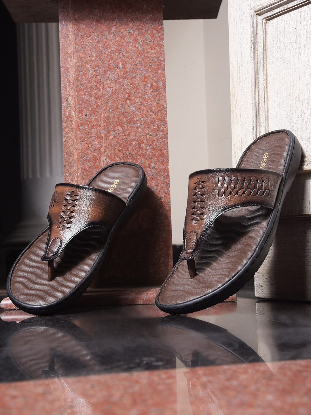 

Liberty Men Thong Flip-Flops, Brown