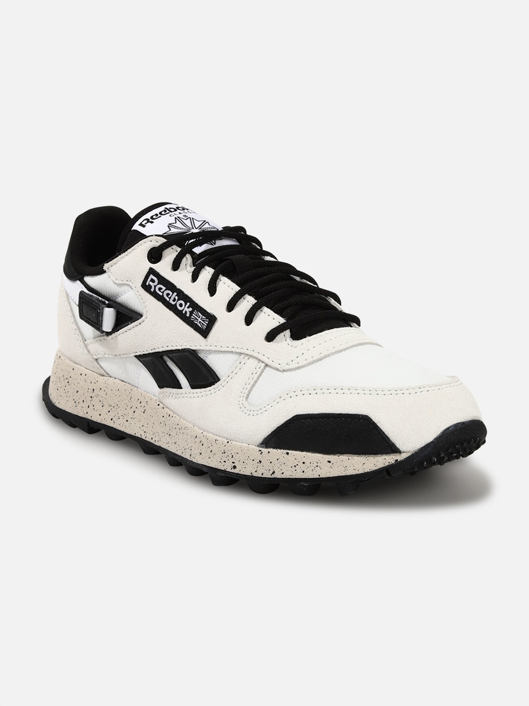 

Reebok Unisex Winterized WRN U Classics Shoes, White