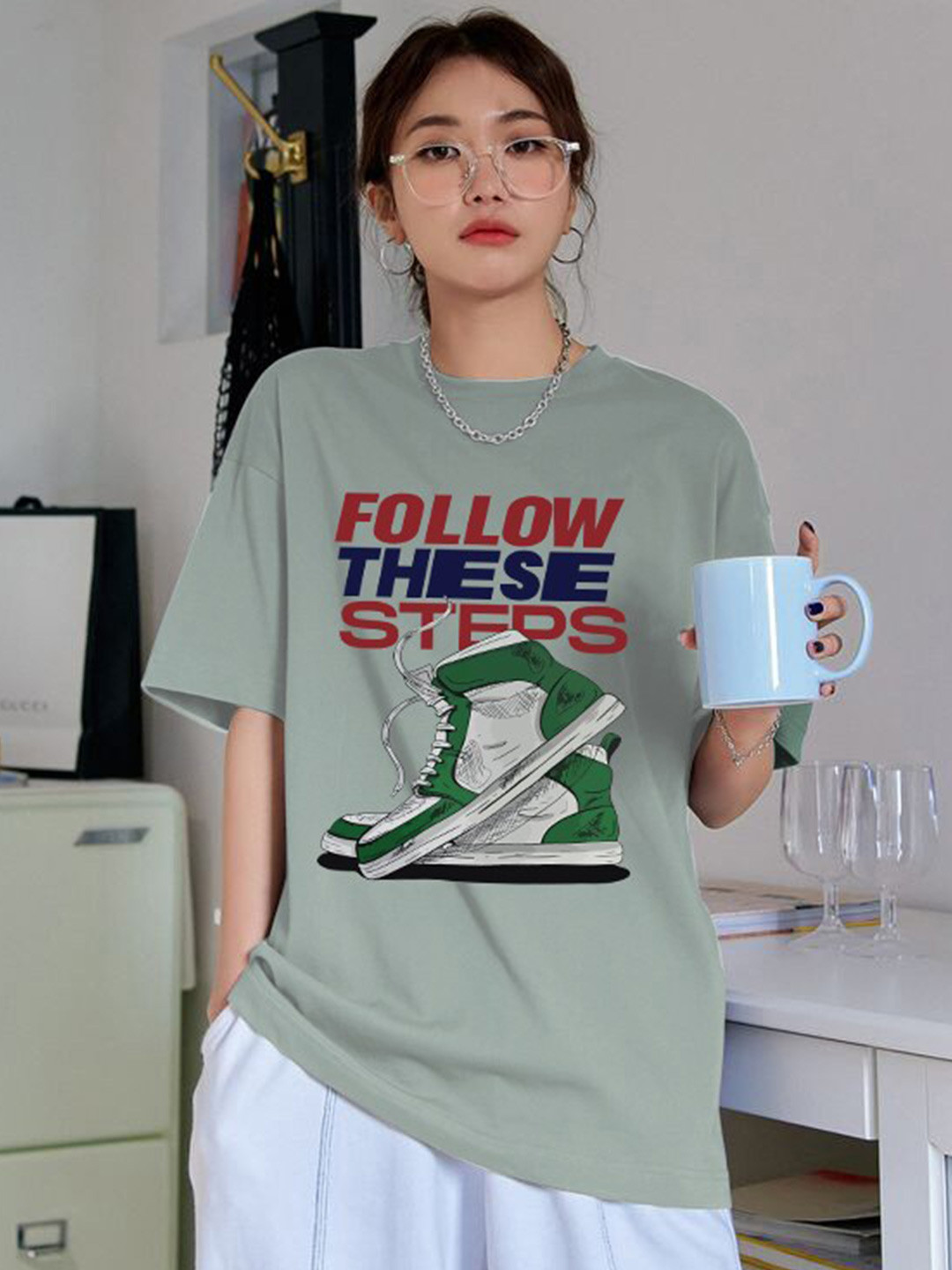

CHKOKKO Typography Printed Round Neck Drop-Shoulder Sleeves Oversized T-shirt, Green