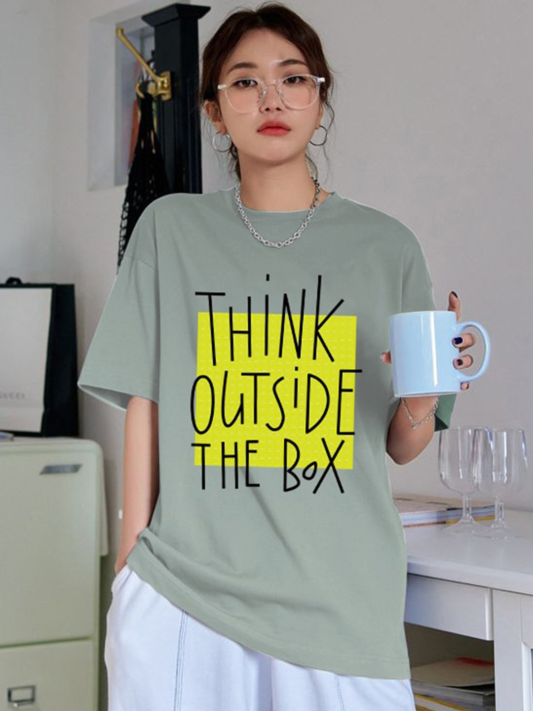 

CHKOKKO Typography Printed Round Neck Drop-Shoulder Sleeves Oversized T-shirt, Green