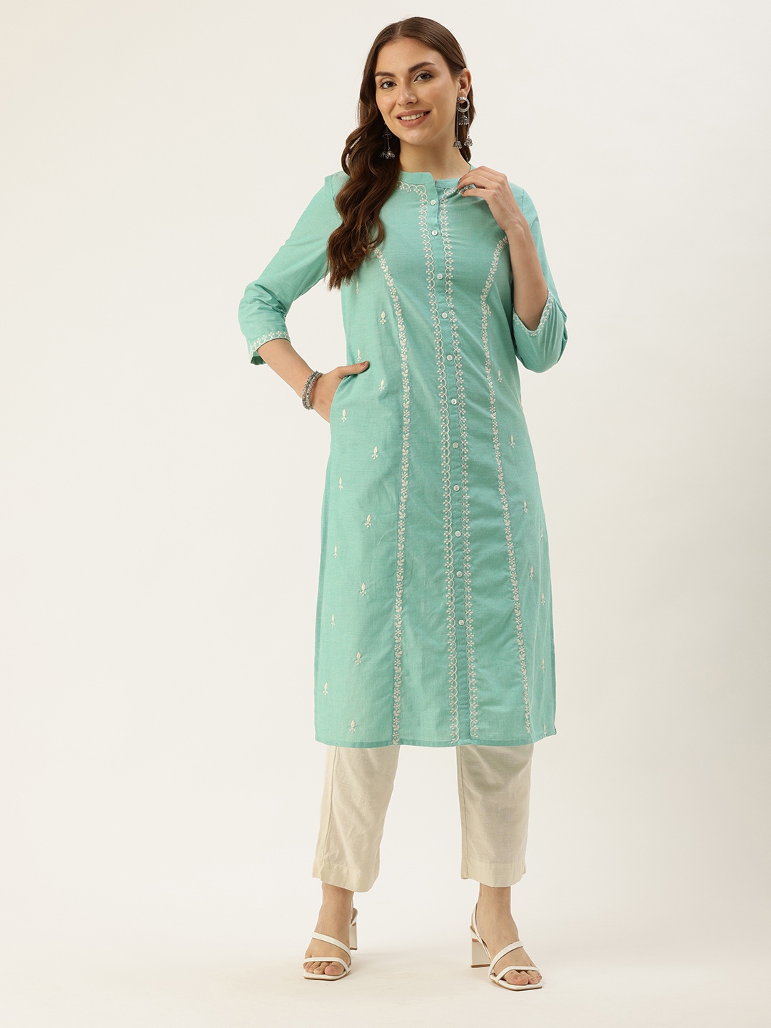 

AMUKTI Floral Embroidered Thread Work Kurta, Green