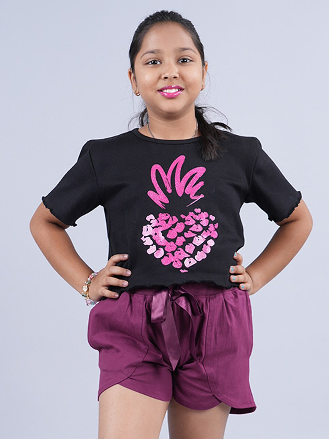 

KiddoPanti Girls Printed Pure Cotton T-shirt with Shorts, Black
