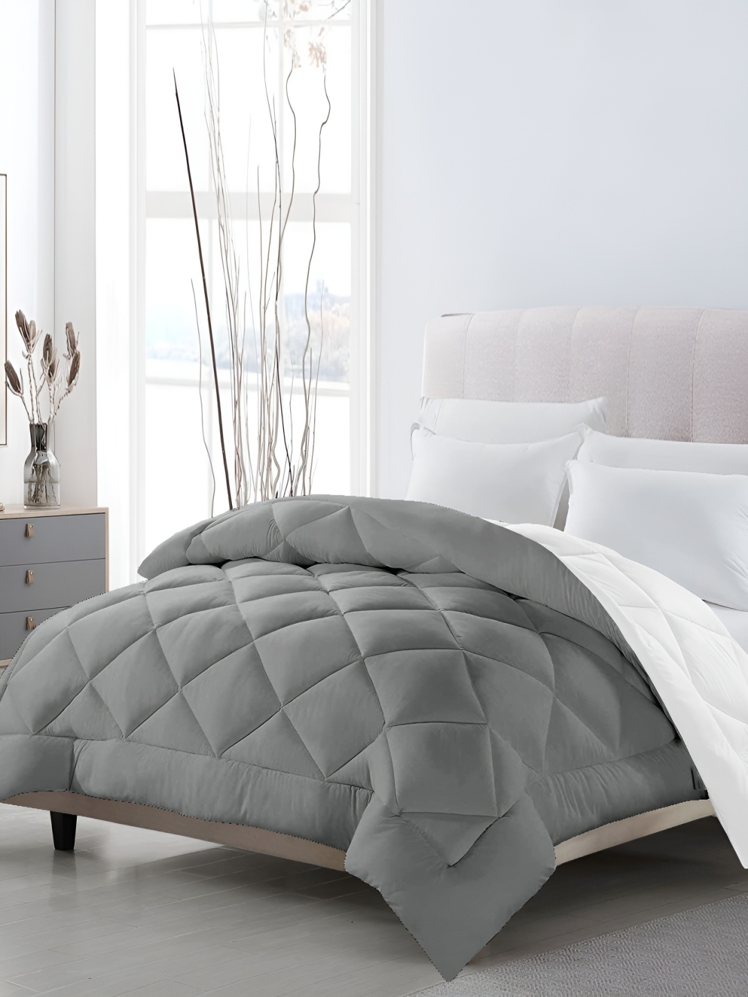 

CHICERY Grey & White Reversible Single Bed Comforter