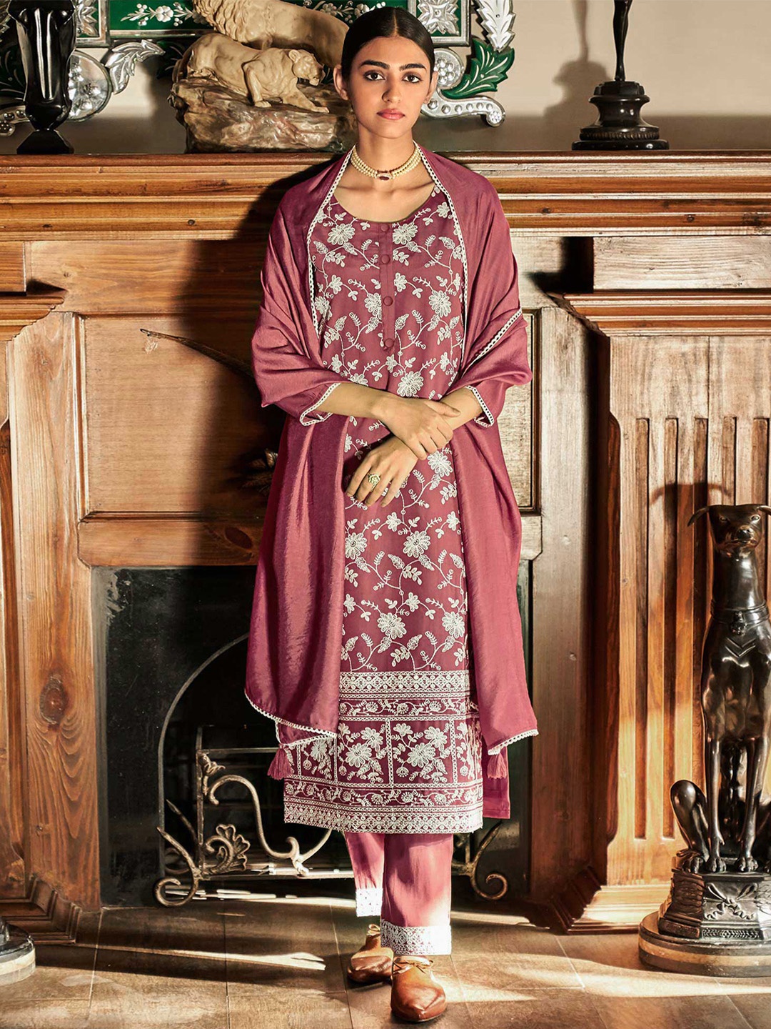 

Peachmode Floral Embroidered Regular Pure Cotton Kurti With Trousers & Dupatta, Mauve