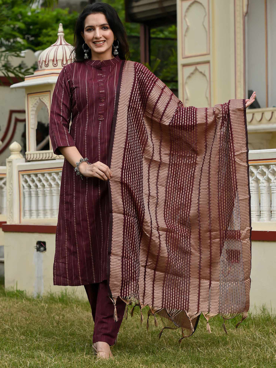 

Peachmode Geometric Woven Design Regular Pure Cotton Kurta with Trousers & Dupatta, Purple