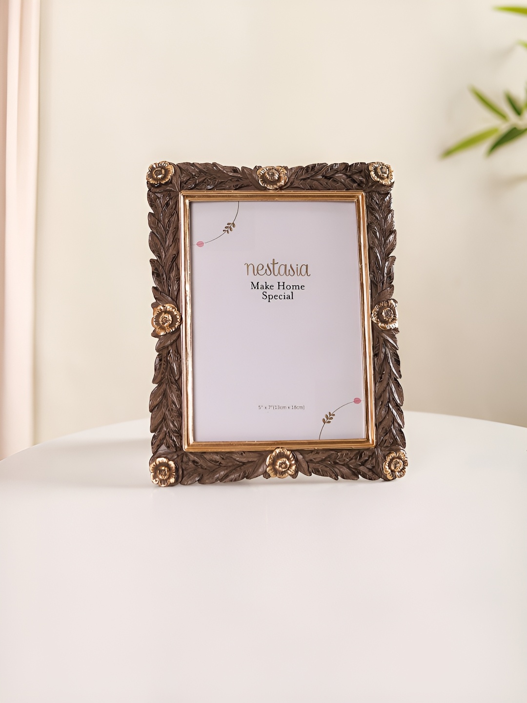 

Nestasia Brown & White Acrylic Table Photo Frames