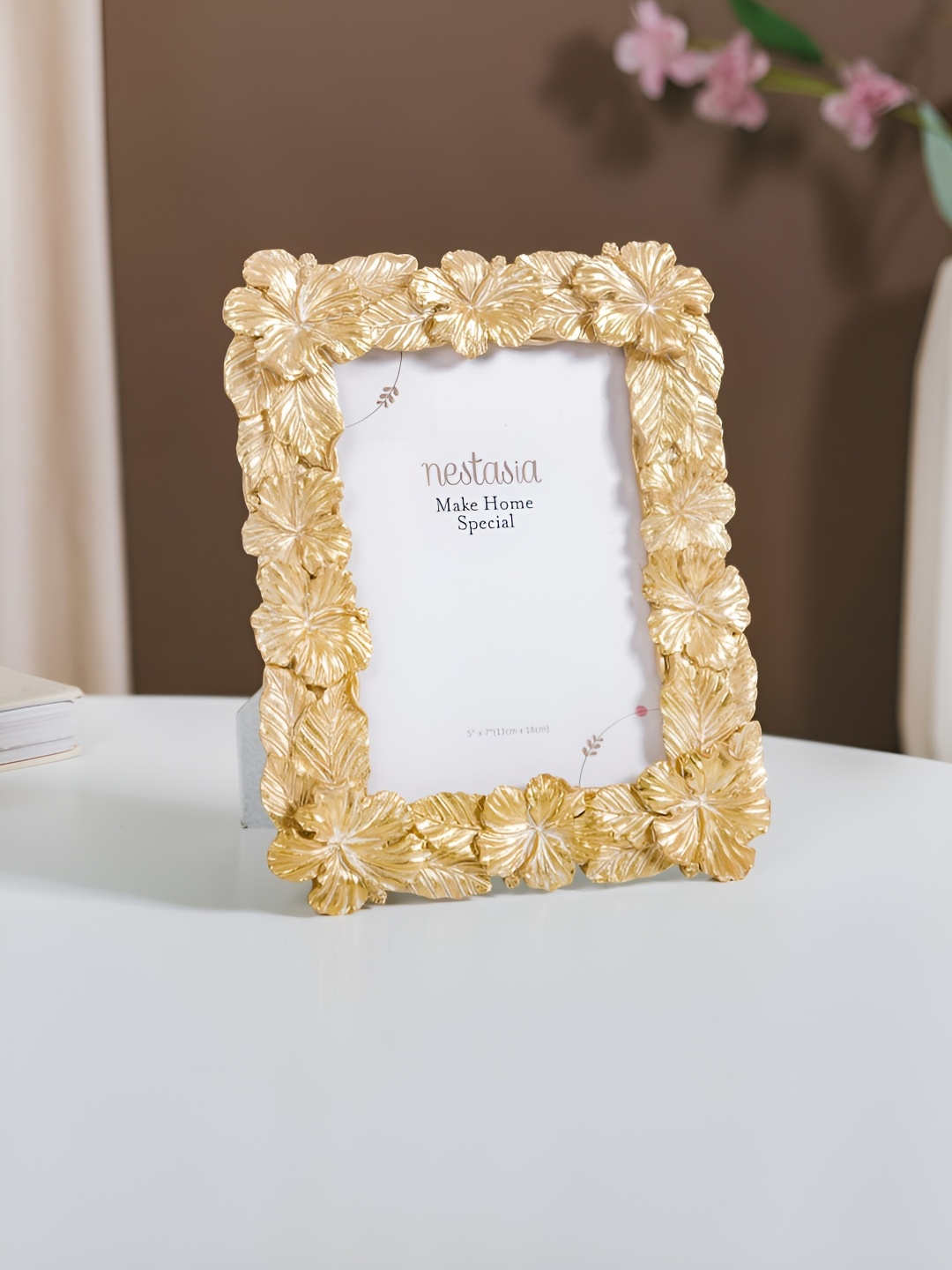 

Nestasia Gold-Toned & White Hibiscus Glam Acrylic Table Photo Frames