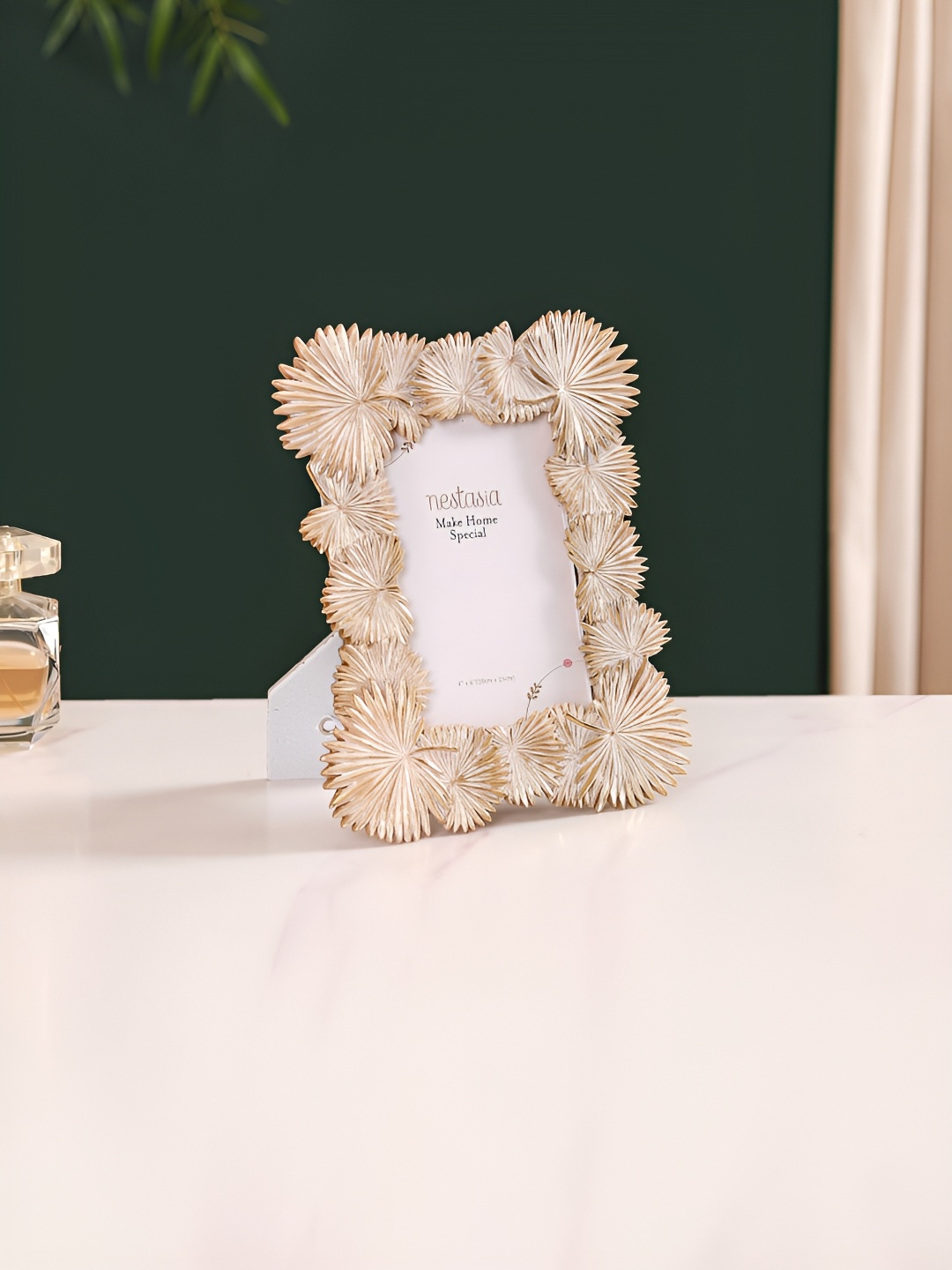 

Nestasia Gold-Toned Acrylic Table Photo Frames