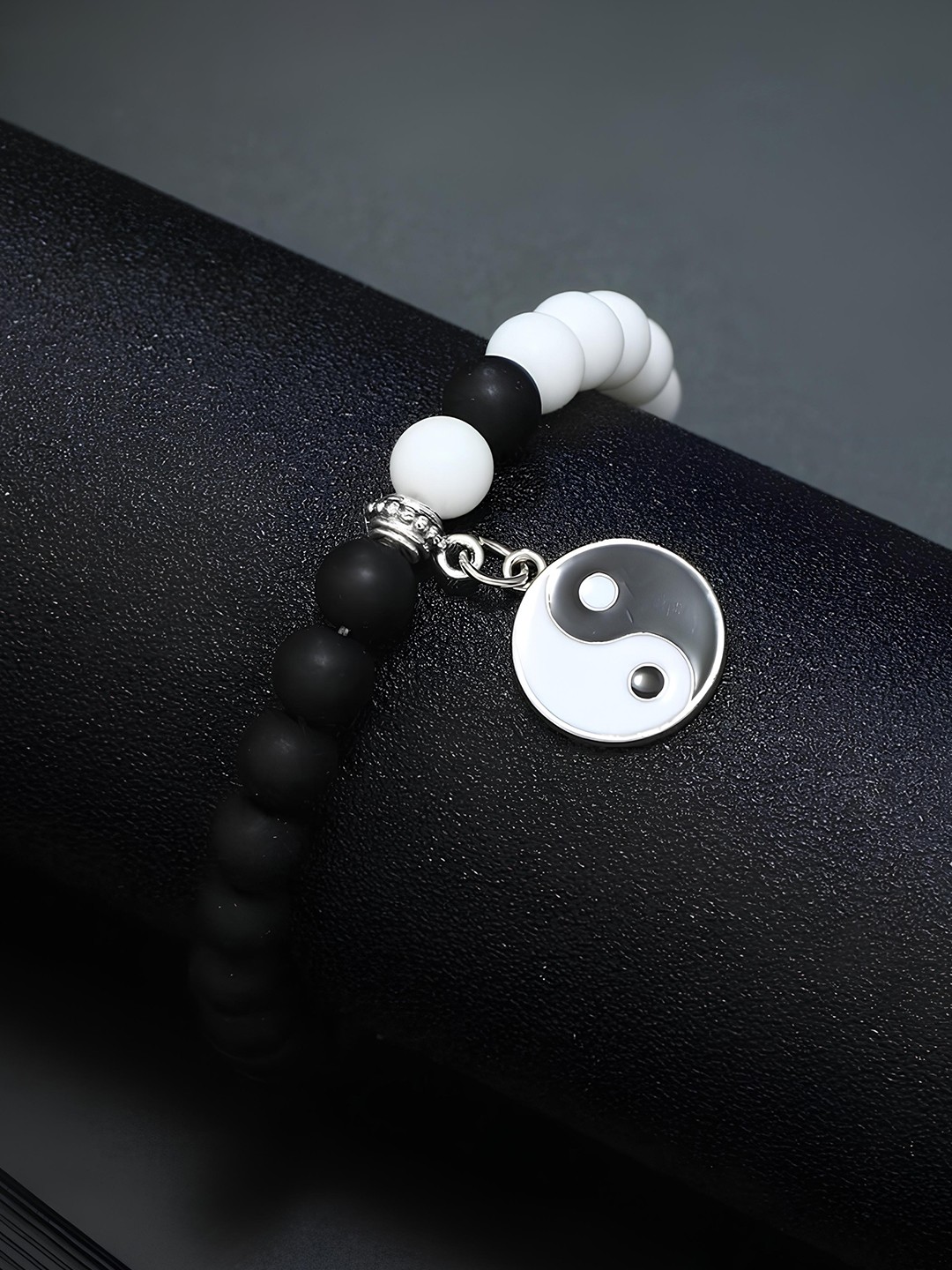 

KARISHMA KREATIONS Unisex Artificial Beads Charm Bracelet, Black
