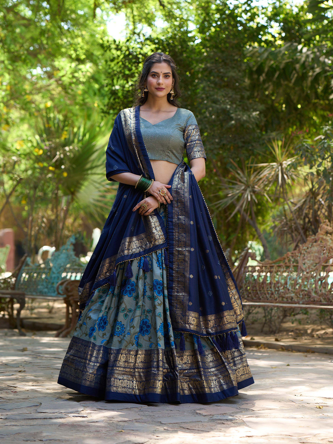 

LOOKNBOOK ART Printed Foil Print Semi-Stitched Lehenga & Unstitched Blouse With Dupatta, Sea green