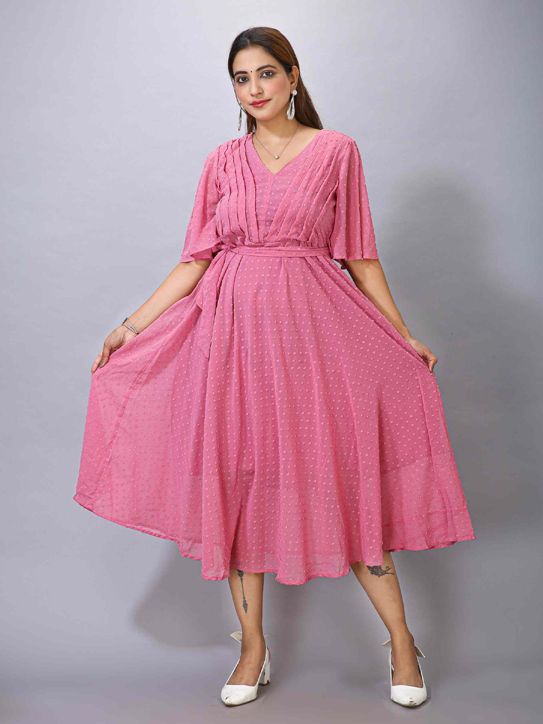 

MAIYEE Printed V-Neck Short Sleeves Midi Dress, Pink