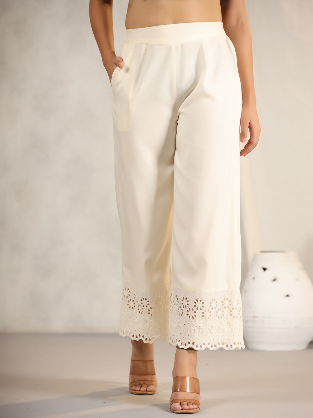 

Juniper Women Mid-Rise Comfort Fit Parallel Trousers, White
