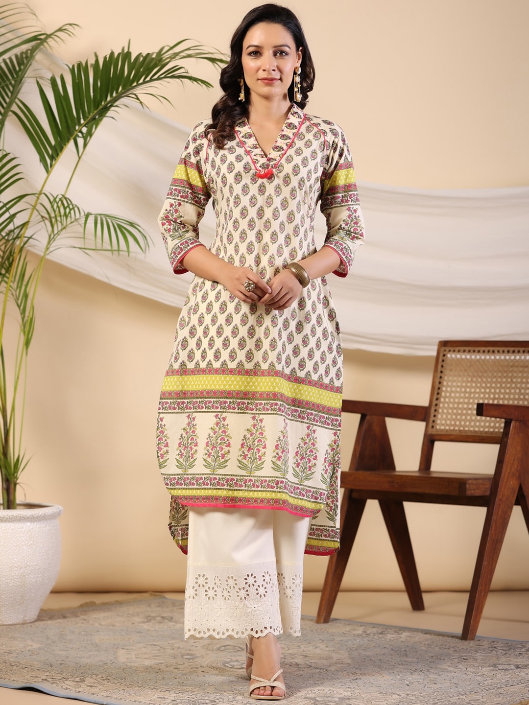 

Juniper Ethnic Motifs Printed V-Neck Pure Cotton Straight Kurta, Beige