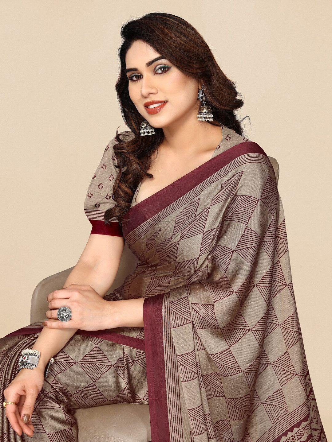 

KALINI Geometric Printed Saree, Beige