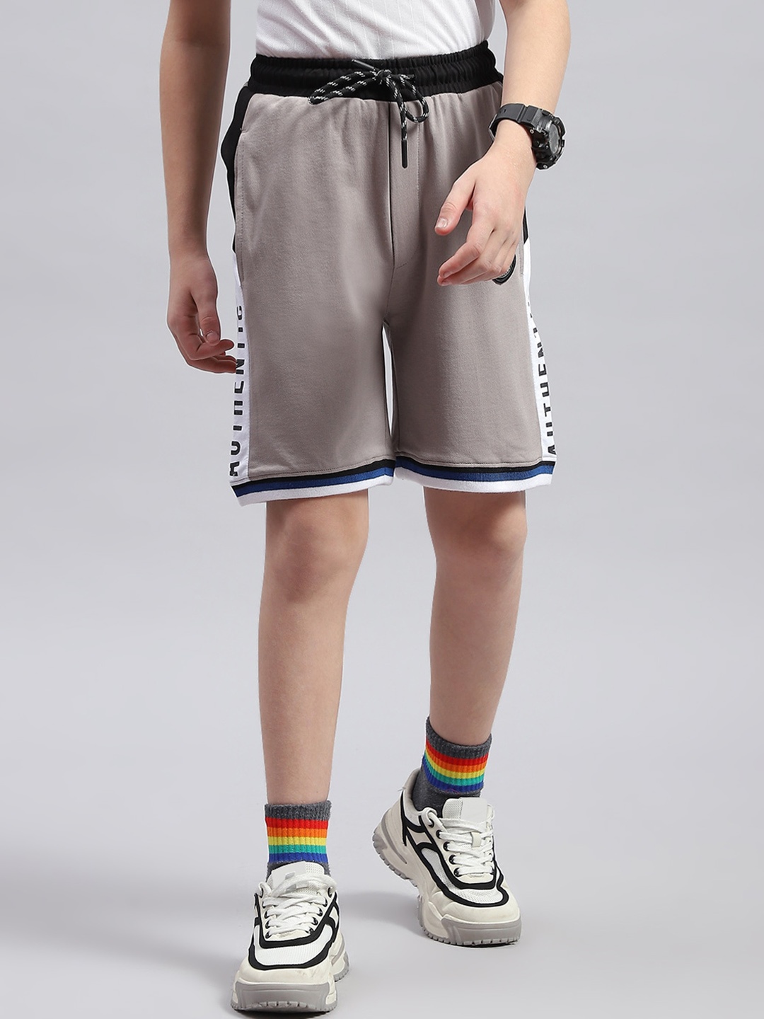 

Monte Carlo Boys Mid-Rise Cotton Shorts, Silver