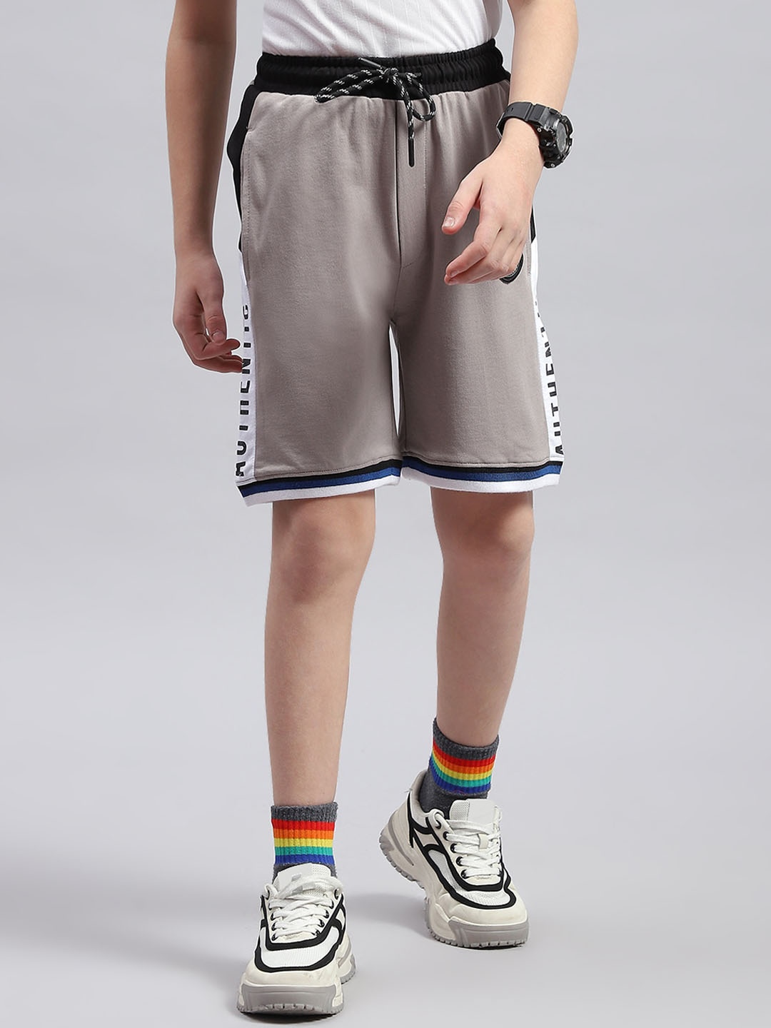 

Monte Carlo Boys Mid-Rise Cotton Shorts, Silver