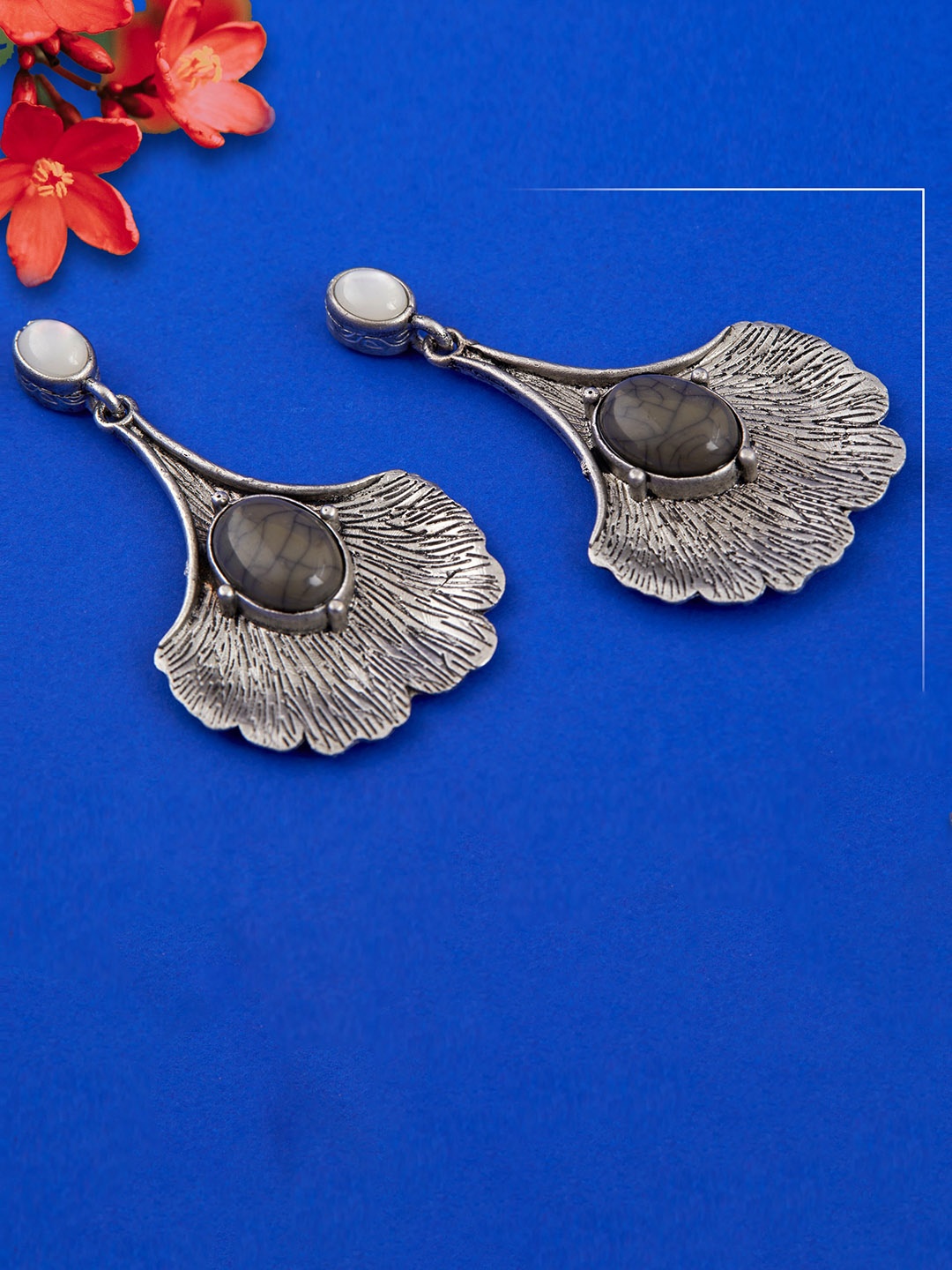 

GRLIE Silver-Plated Contemporary Drop Earrings