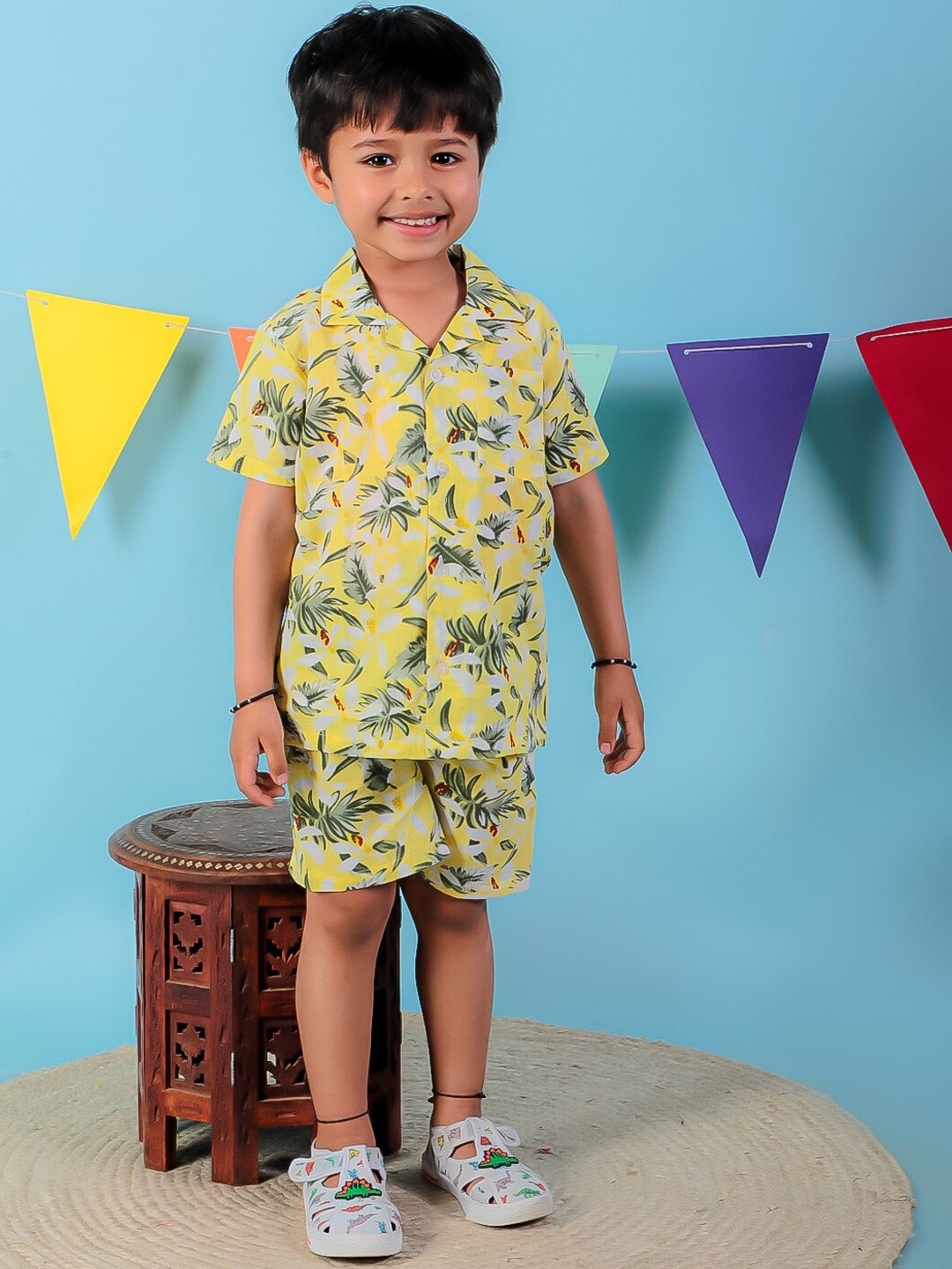 

Stuffie Land Boys Tropical Printed Pure Cotton Night suit, Yellow