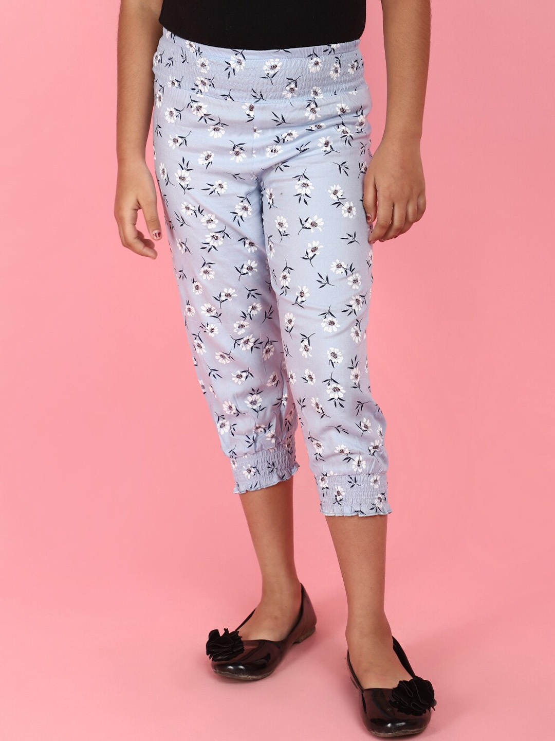 

V-Mart Girls Printed Mid-Rise Capris, Blue