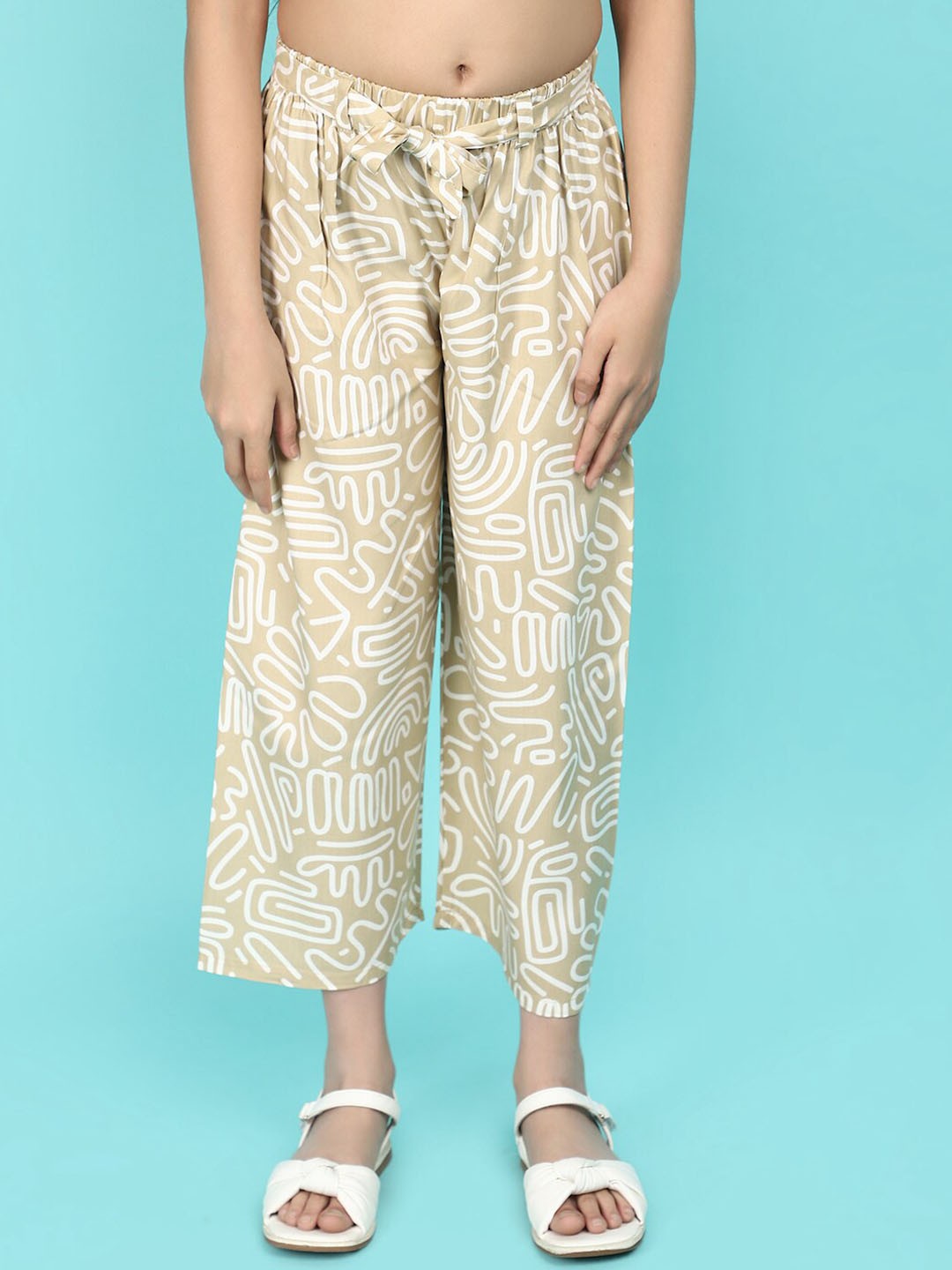 

V-Mart Girls Printed Mid-Rise Capris, Beige