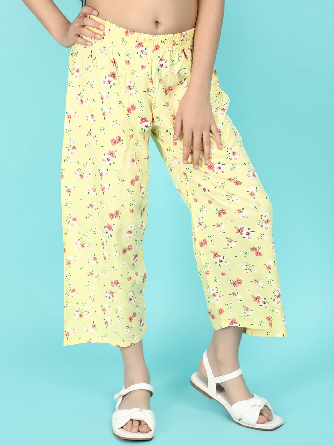 

V-Mart Girls Printed Mid-Rise Capris, Yellow