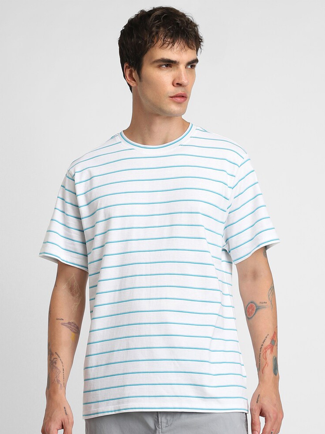 

FOREVER 21 Striped Drop Shoulder Sleeves Pure Cotton T-shirt, White