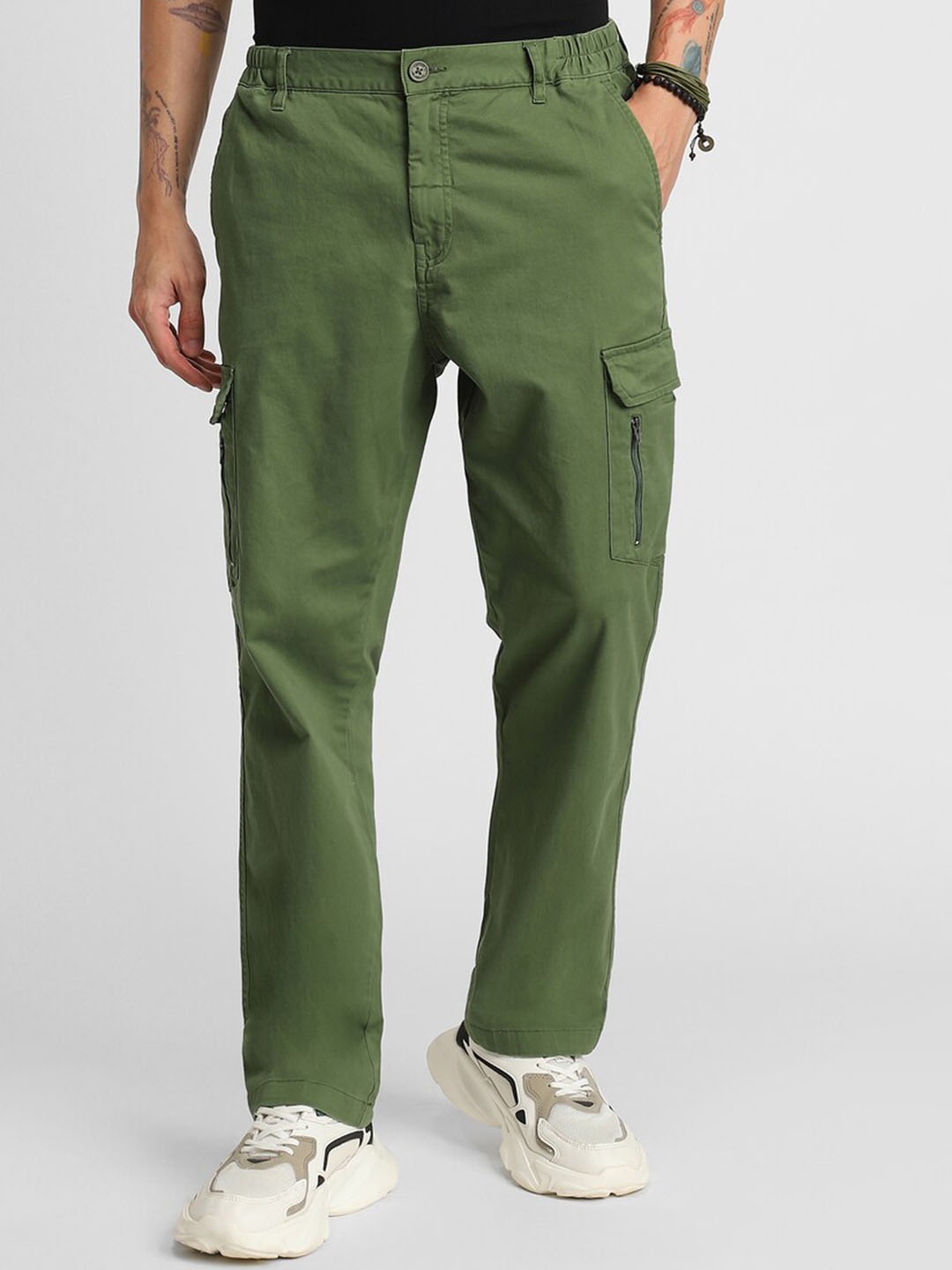 

FOREVER 21 Men Cotton Mid-Rise Chinos Trousers, Green