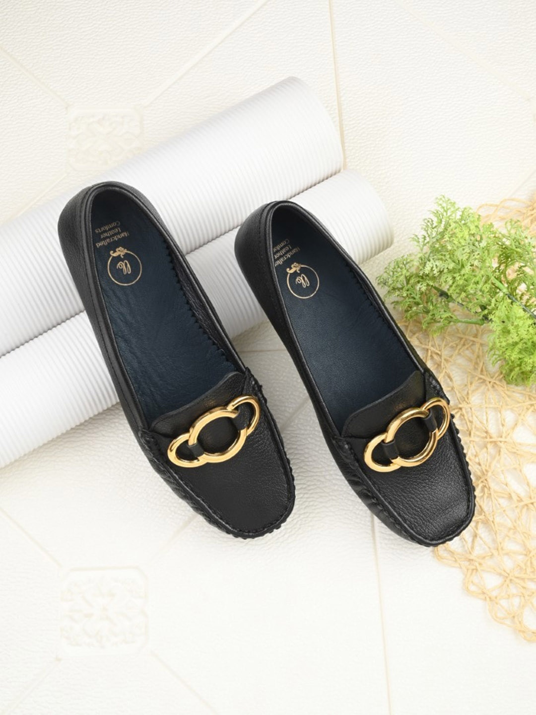 

Egoss Women Buckle Detailed Lightweight Leather Loafers, Black