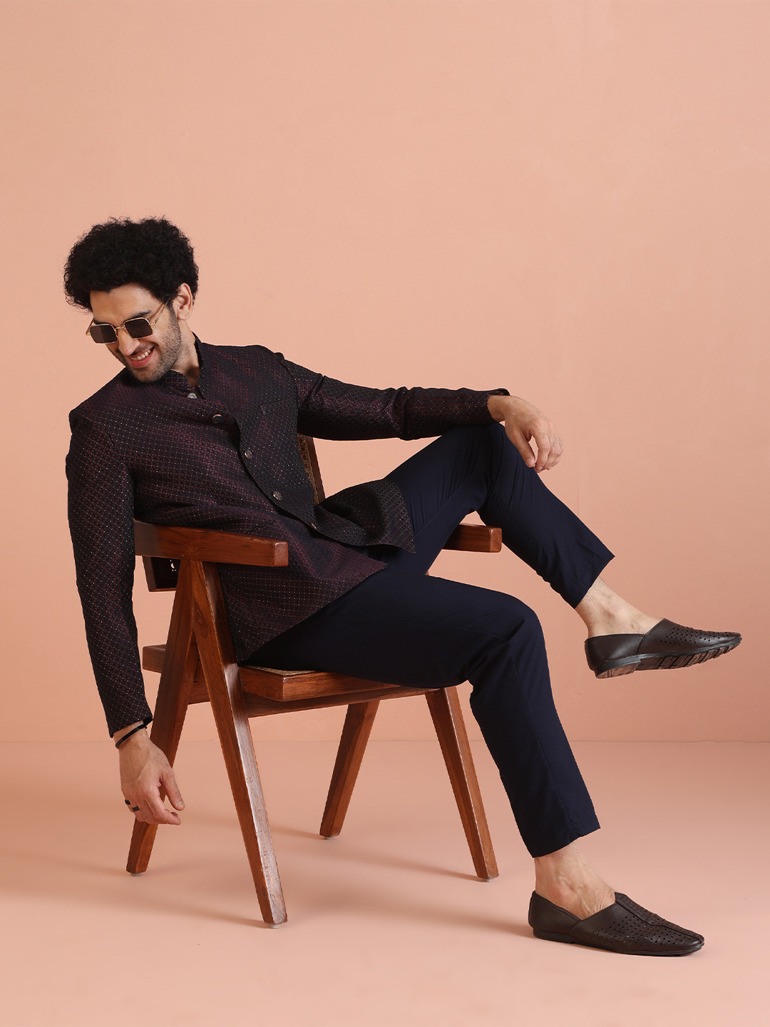 

KISAH Men Self Design Jodhpuri Slim Fit Bandhgala Blazer Suit, Magenta