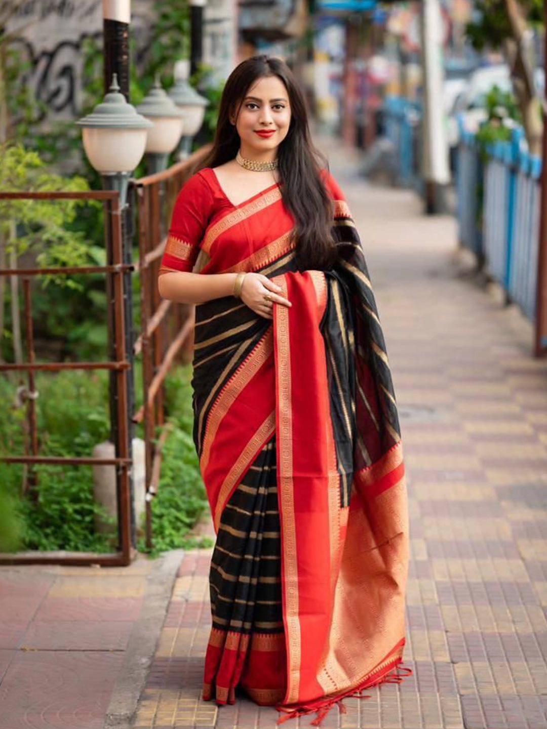 

ZIBLON Striped Woven Design Zari Kanjeevaram Saree, Black