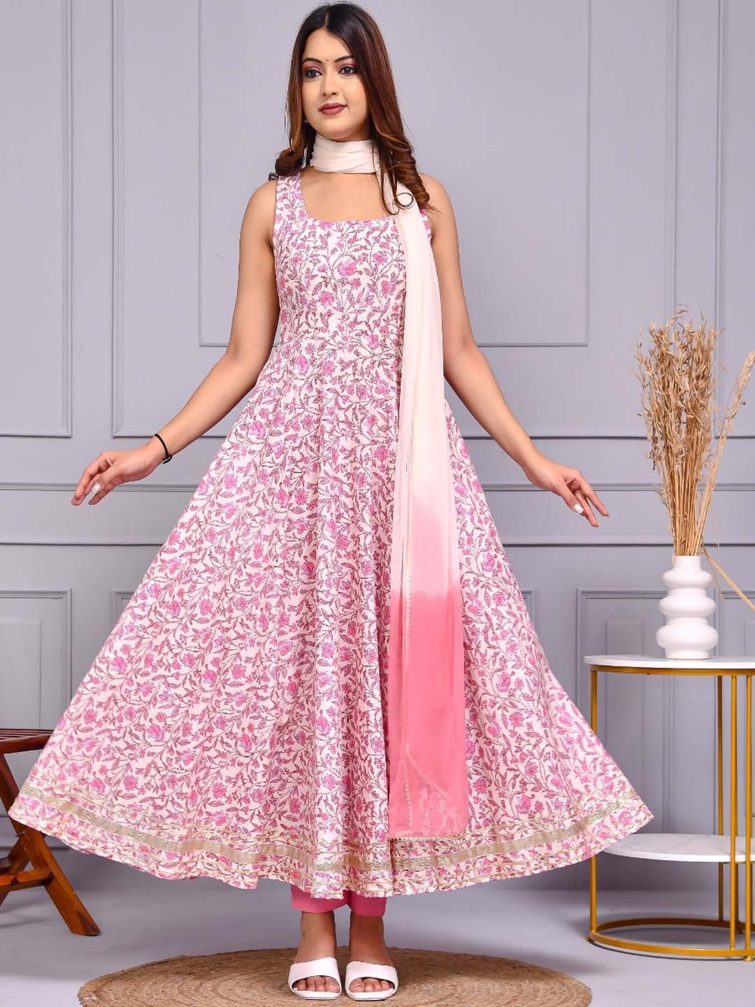 

Aspriya Floral Printed Regular Pure Cotton Kurta With Trousers & Dupatta, White