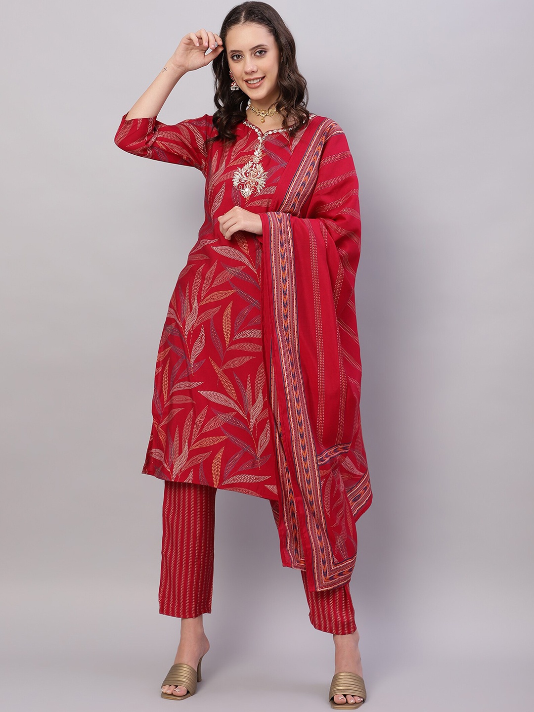 

FLAMBOYANT Floral Printed Sequinned Chanderi Silk Straight Kurta & Trouser With Dupatta, Red