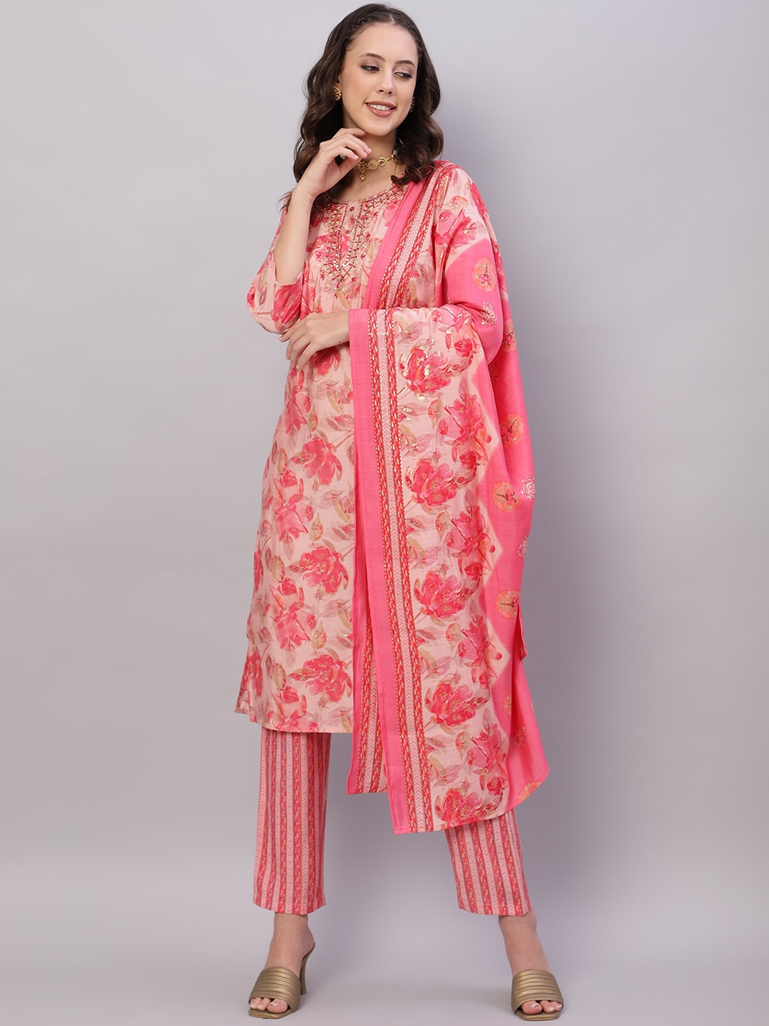 

FLAMBOYANT Floral Printed Chanderi Silk Straight Kurta & Trouser With Dupatta, Pink